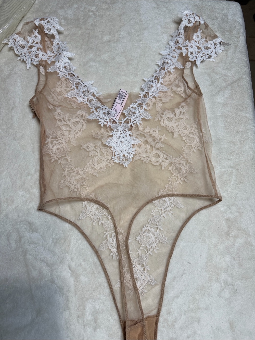 Victoria's Secret Nude and White Lace Appliqué Bodysuit Size M/M 🆕 - Picture 4 of 5